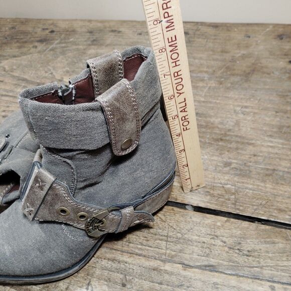 2 Lips Too Ankle Boots Sz 8 Combat Booties Buckle Side Zip - Picture 11 of 11